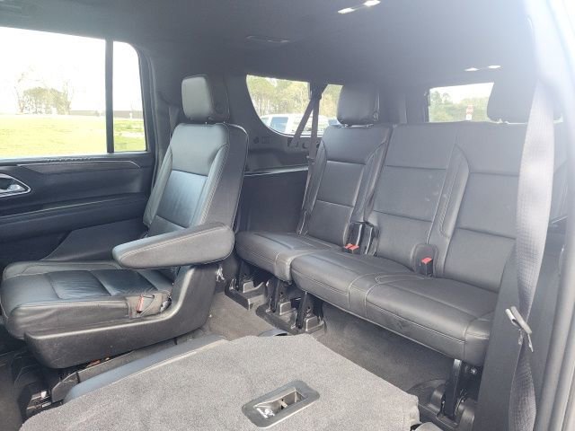 Used 2021 Chevrolet Suburban LT w/ LT Signature Package RWD image 17