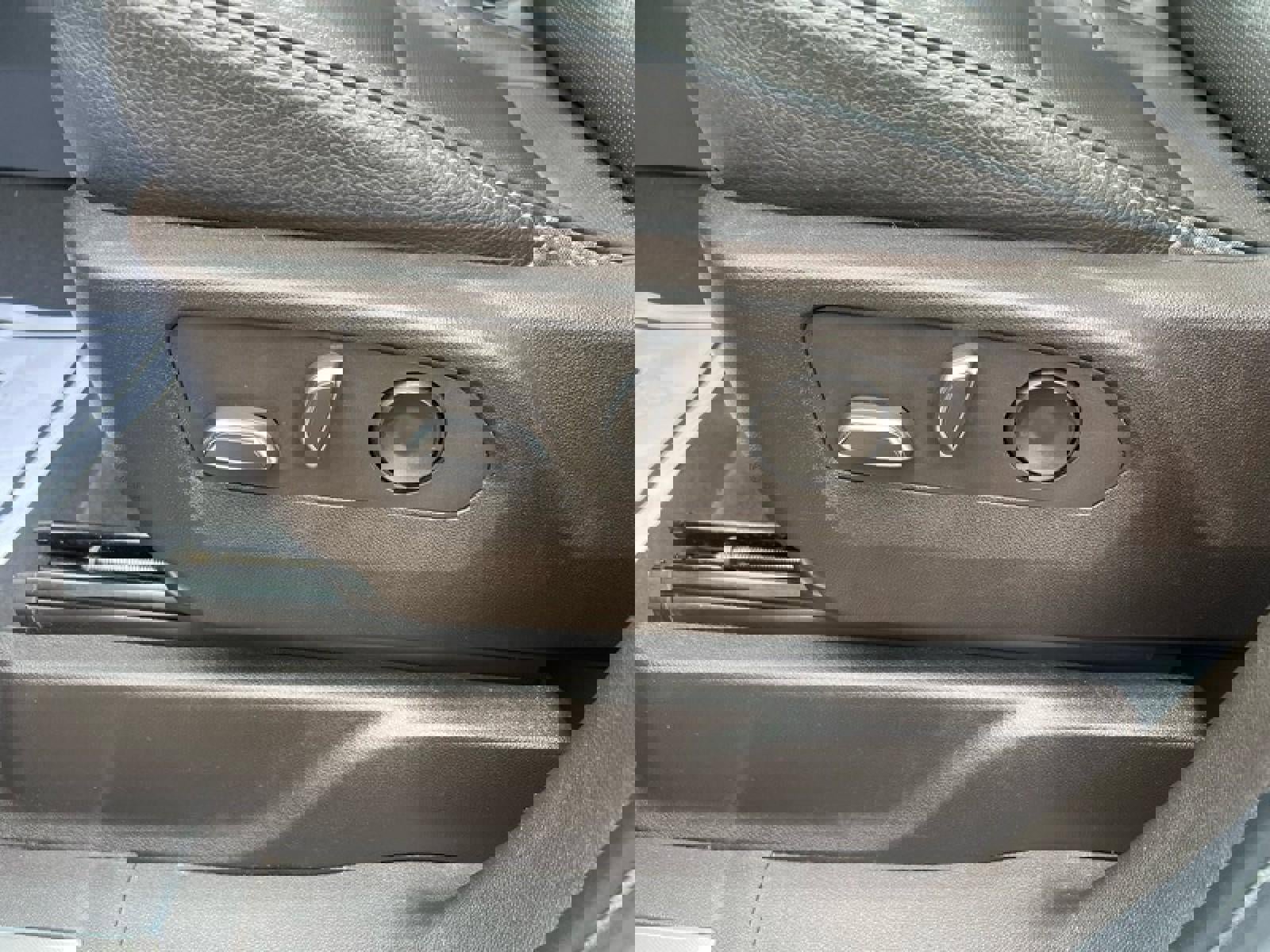 Used 2022 GMC Yukon XL Denali w/ Denali Premium Package image 28