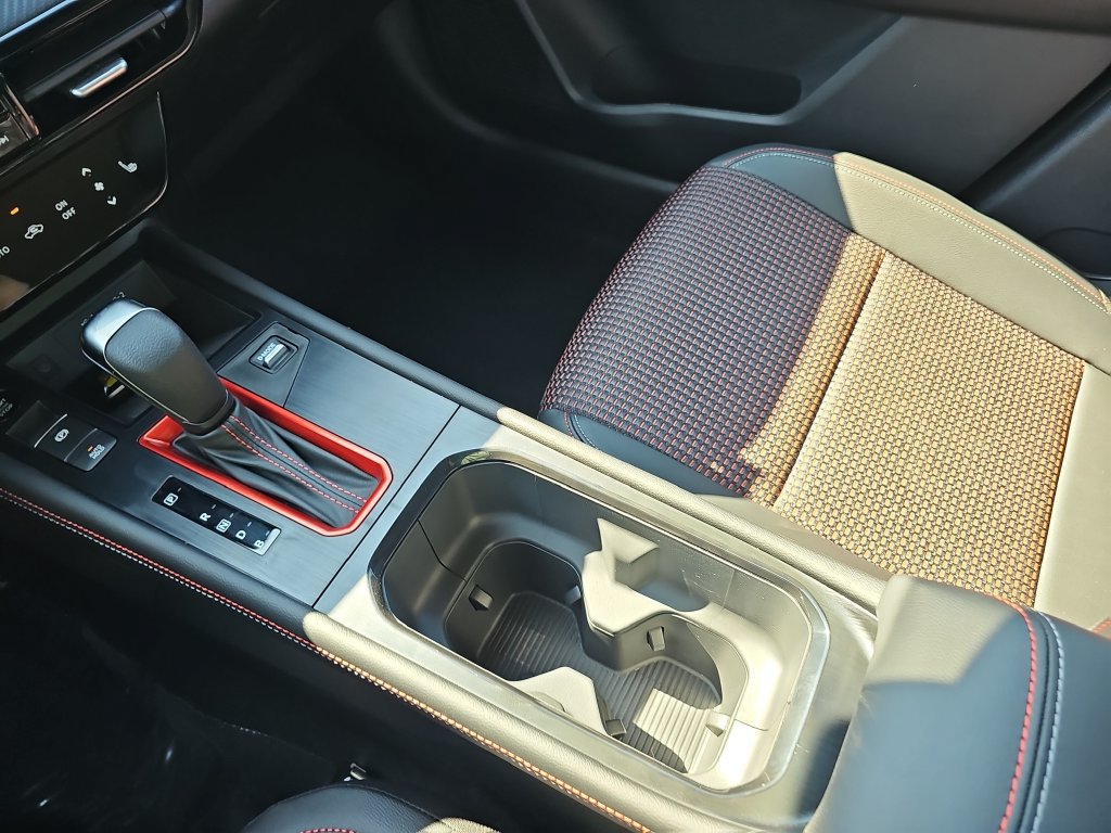 New 2027 Nissan Kicks SR w/ Cold Weather Package FWD image 25