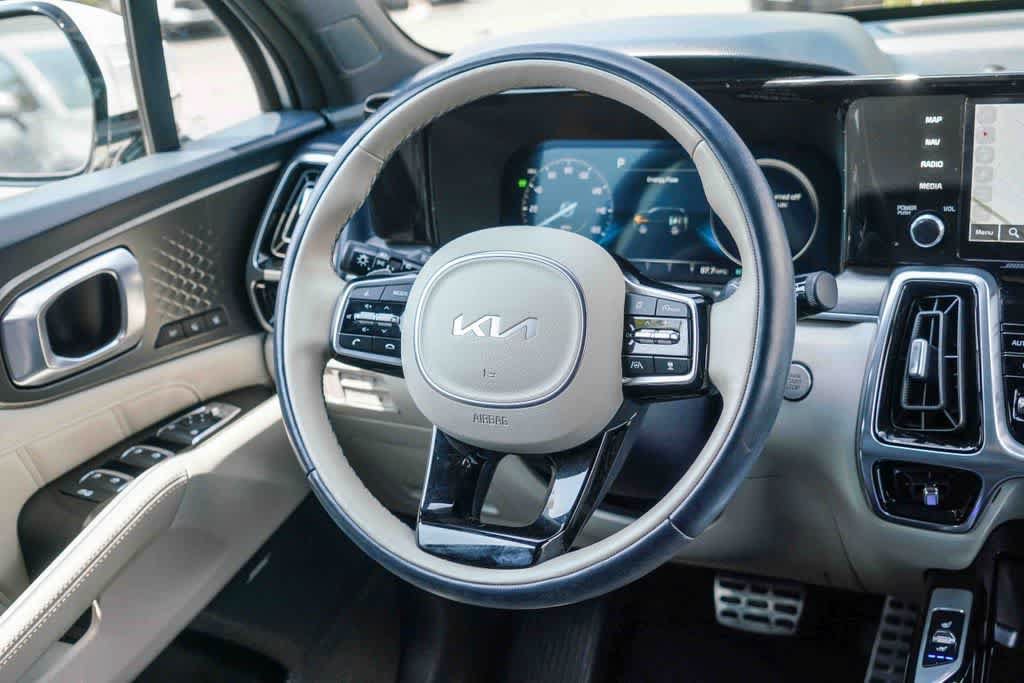 Certified 2023 Kia Sorento SX Prestige AWD/4WD image 14