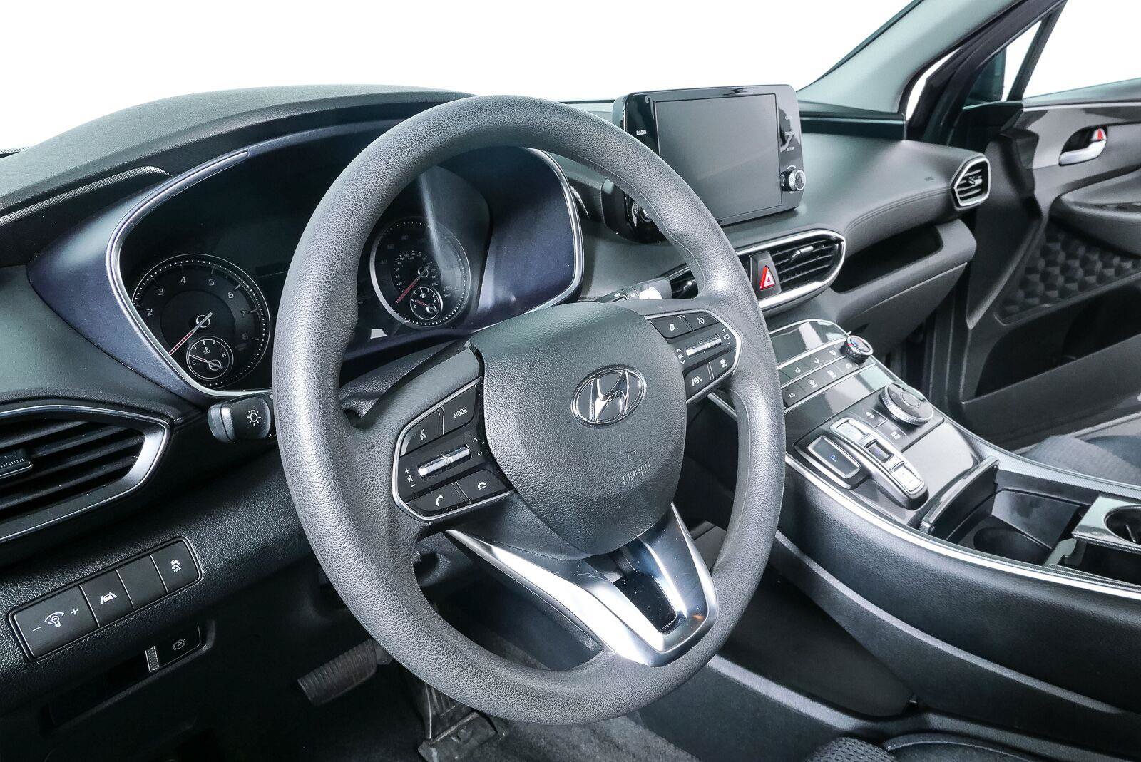 Used 2023 Hyundai Santa Fe SE AWD/4WD image 4