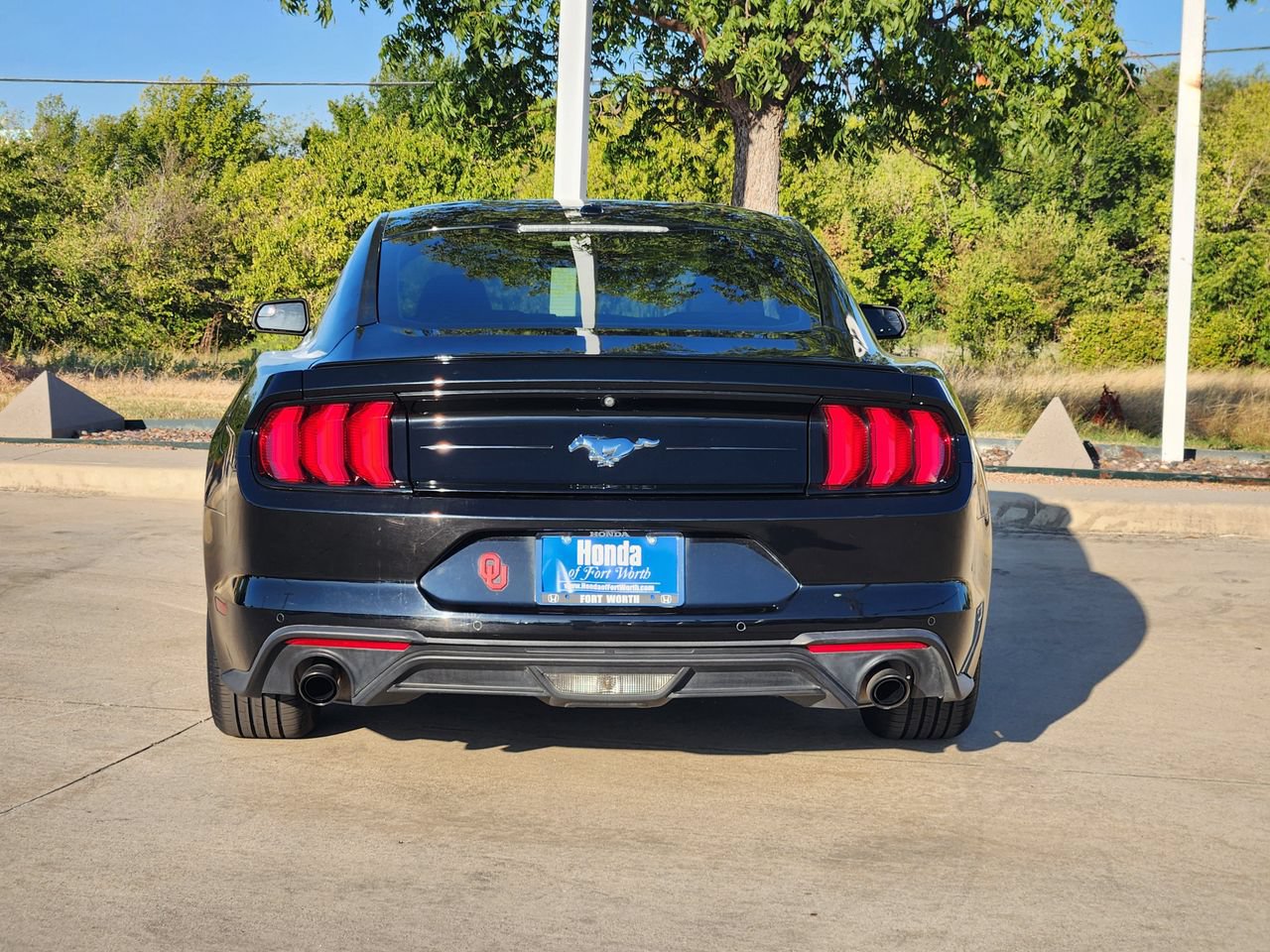 Used 2020 Ford Mustang Premium RWD image 6