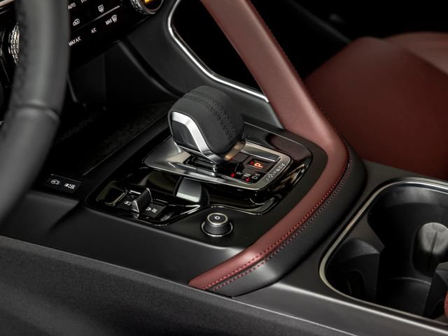 New 2024 Jaguar E-PACE R-Dynamic SE AWD/4WD image 16