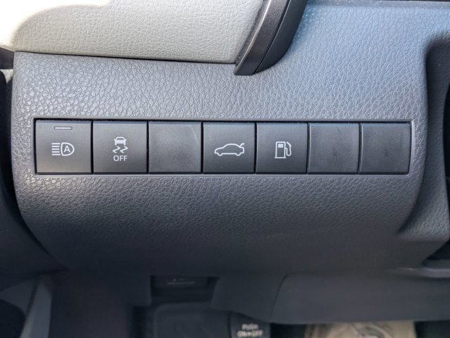 Used 2018 Toyota Camry LE image 12