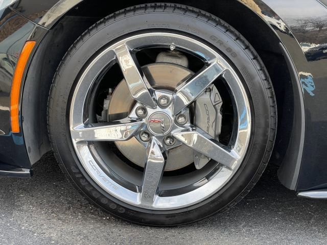 Used 2015 Chevrolet Corvette Stingray Coupe w/ 2LT Preferred Equipment Group image 18