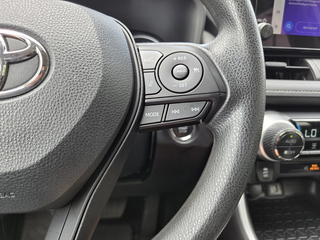 Used 2024 Toyota RAV4 XLE AWD/4WD image 25