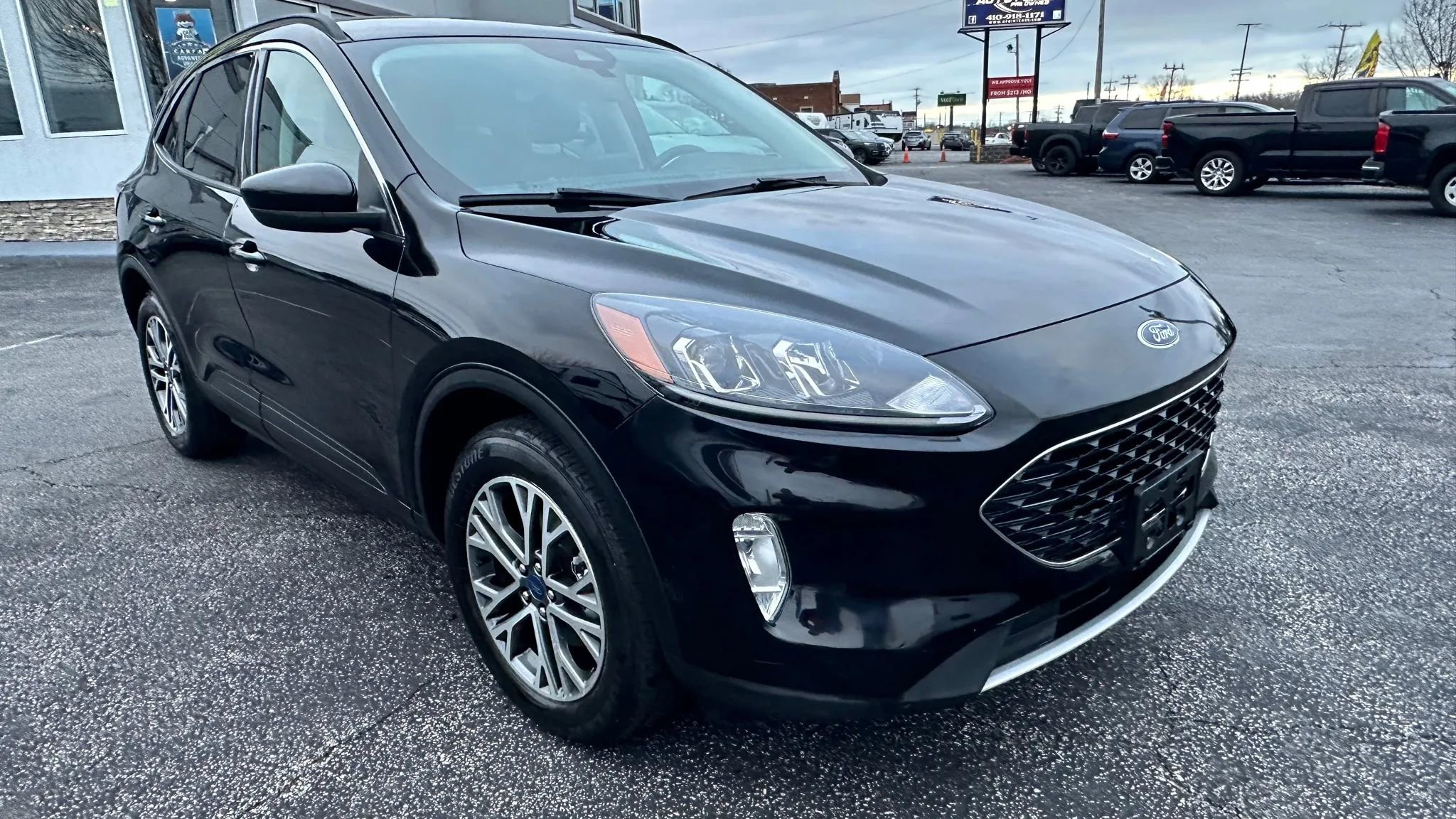 Used 2021 Ford Escape SEL image 3