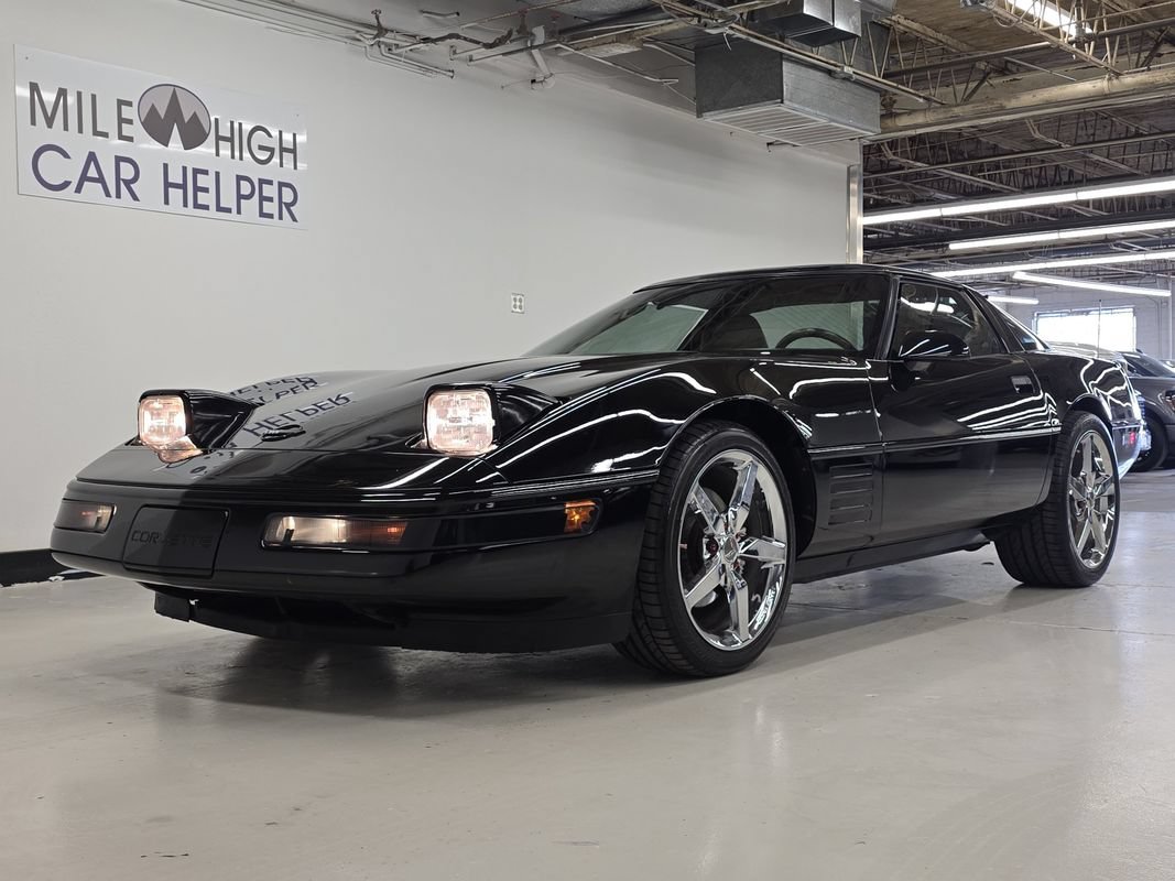 Used 1994 Chevrolet Corvette Coupe RWD image 15