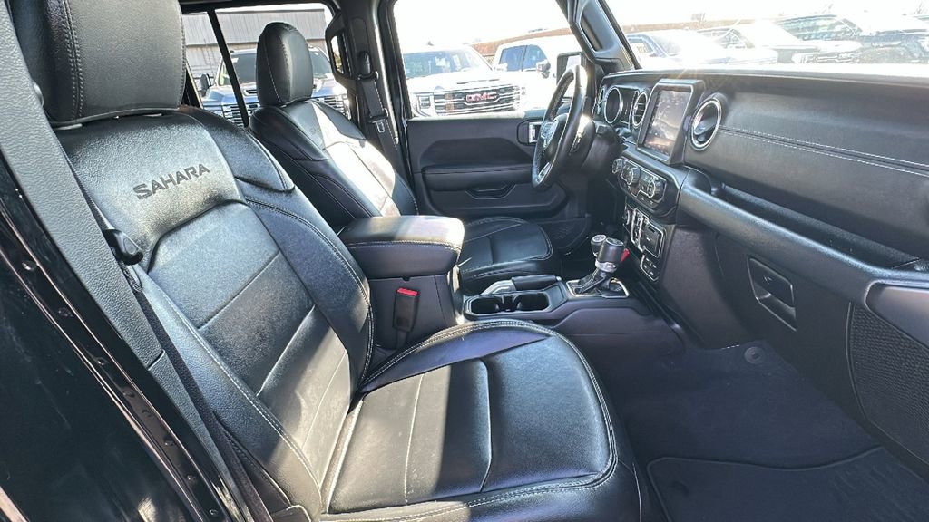 Used 2022 Jeep Wrangler Unlimited Sahara w/ Cold Weather Group image 15