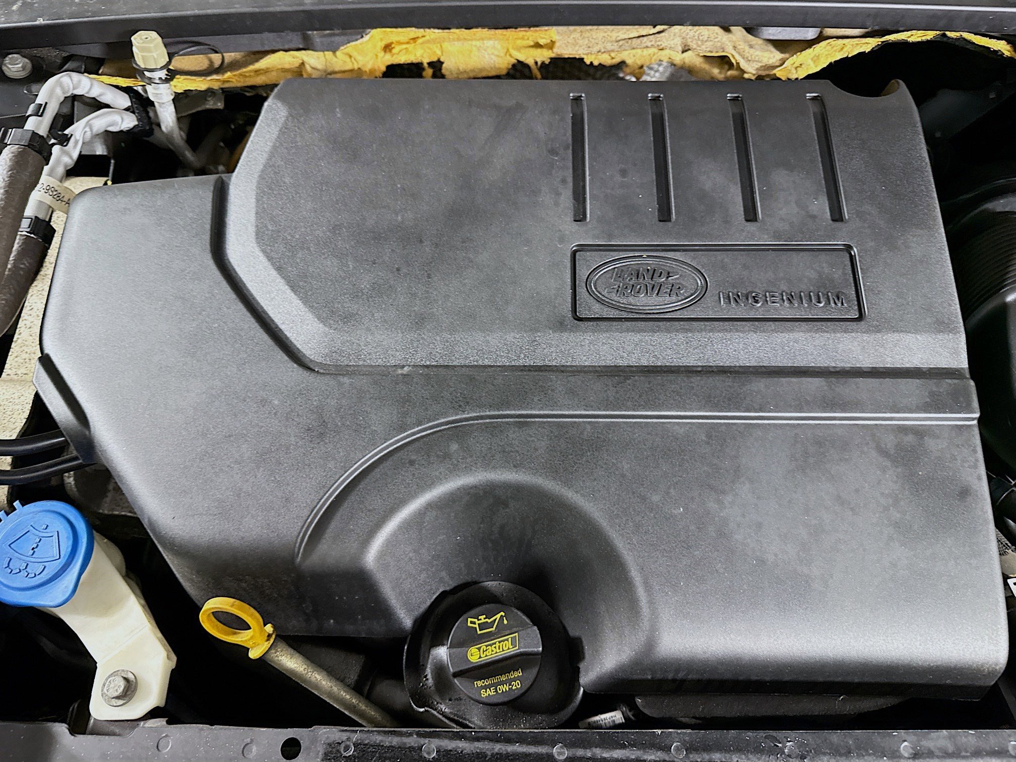 Used 2018 Land Rover Discovery Sport HSE image 39