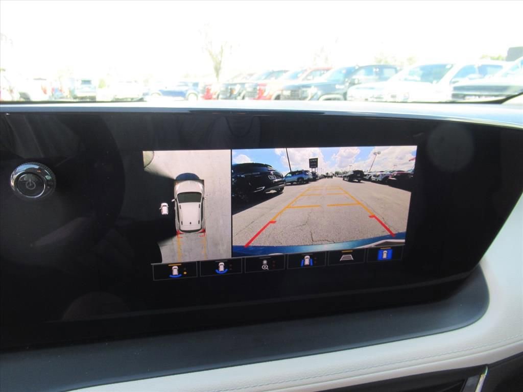 Used 2025 Buick Encore GX Avenir w/ Avenir Technology Package image 27