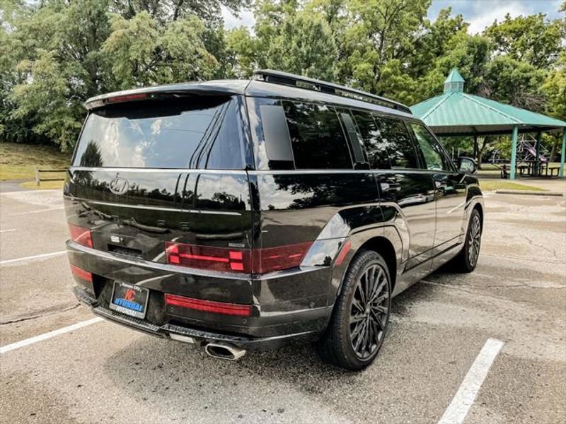 Used 2025 Hyundai Santa Fe Calligraphy image 7