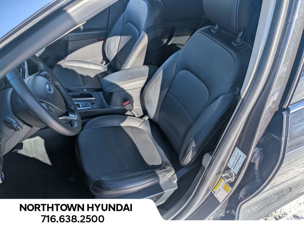 Used 2020 Ford Escape Titanium image 10