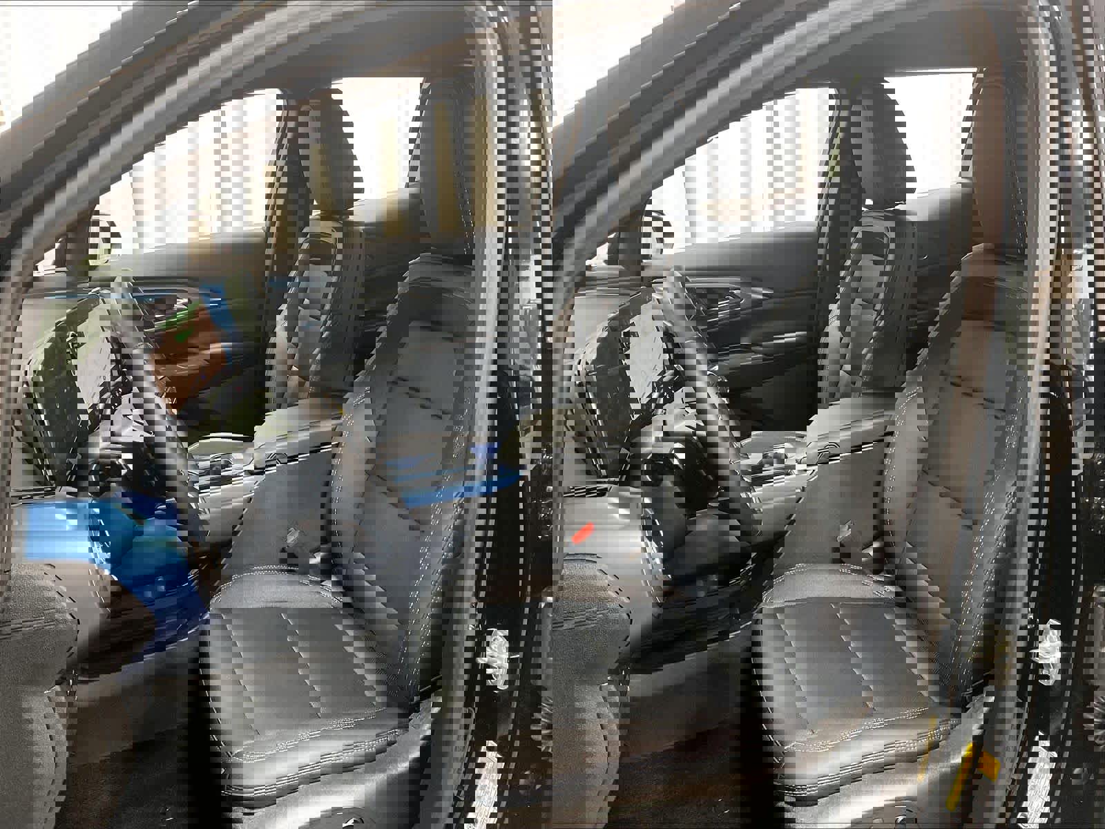 Used 2025 Chevrolet Equinox EV LT w/ Convenience Package image 10