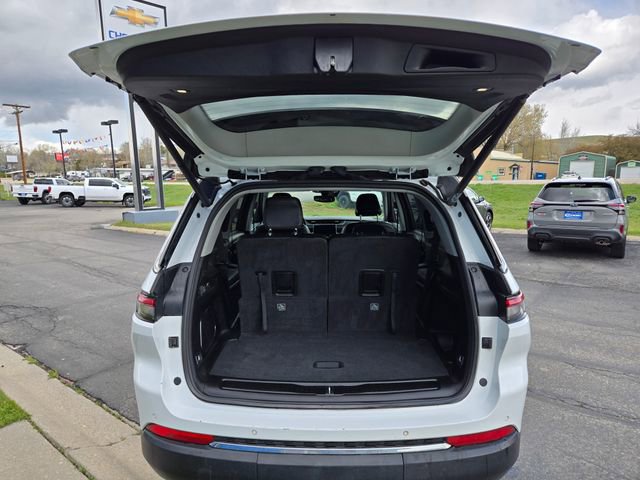 Used 2023 Jeep Grand Cherokee L Limited AWD/4WD image 31