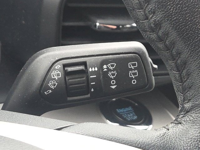 Used 2023 Ford Explorer XLT AWD/4WD image 44