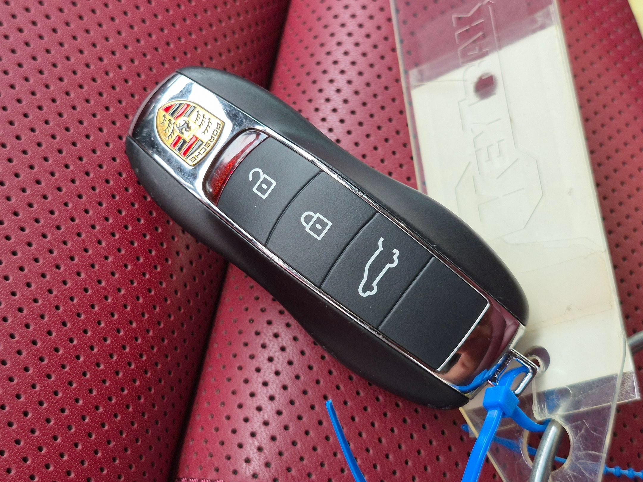 Certified 2026 Porsche Macan AWD/4WD image 39
