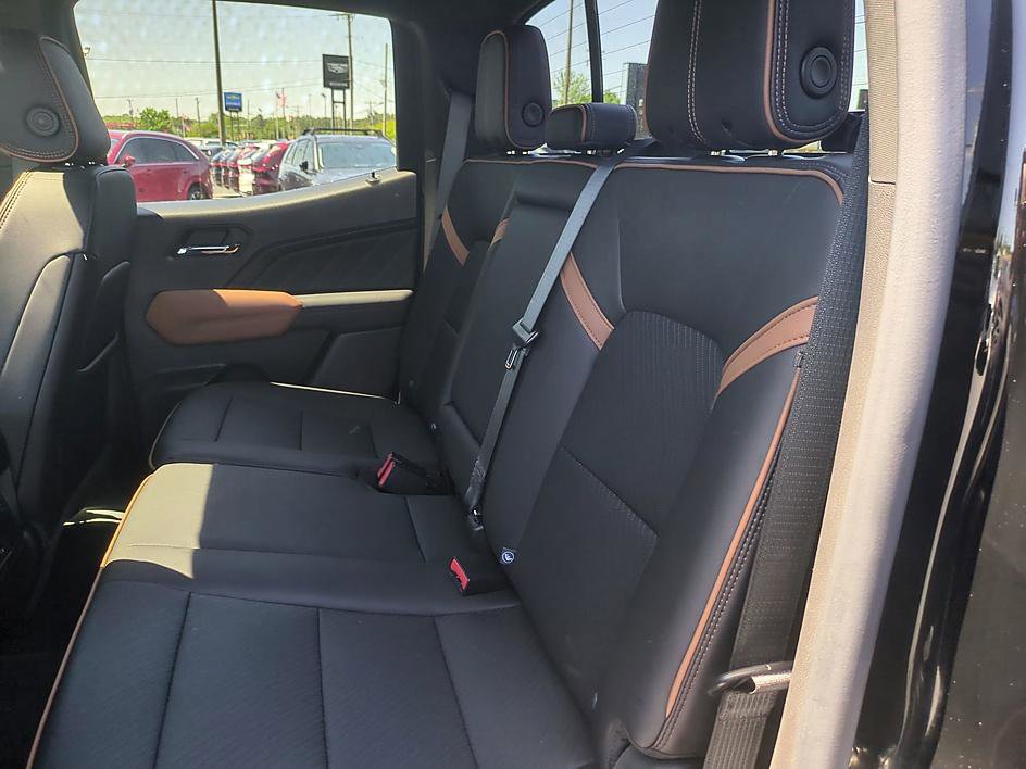 Used 2023 GMC Canyon AT4 w/ AT4 Premium Package AWD/4WD image 29