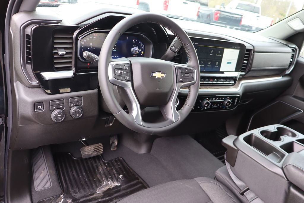 Used 2026 Chevrolet Silverado 1500 LT AWD/4WD image 5