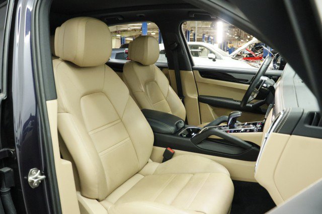 Used 2019 Porsche Cayenne S AWD/4WD image 24