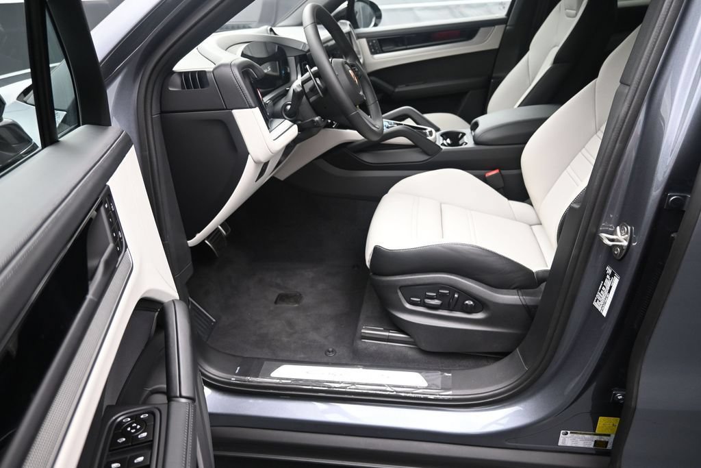 New 2026 Porsche Cayenne S AWD/4WD image 6