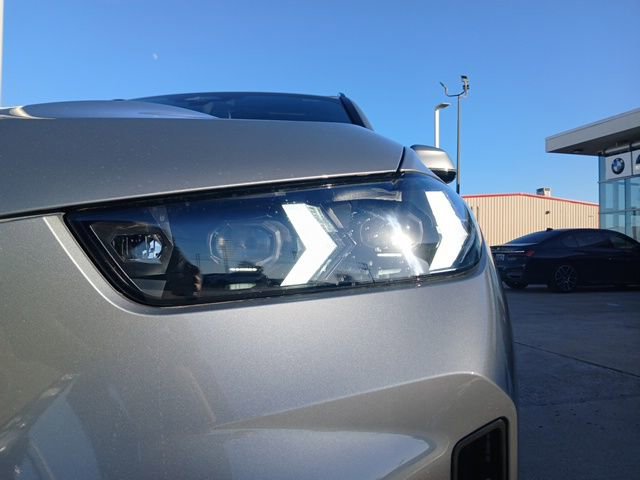 New 2026 BMW X5 sDrive40i image 4