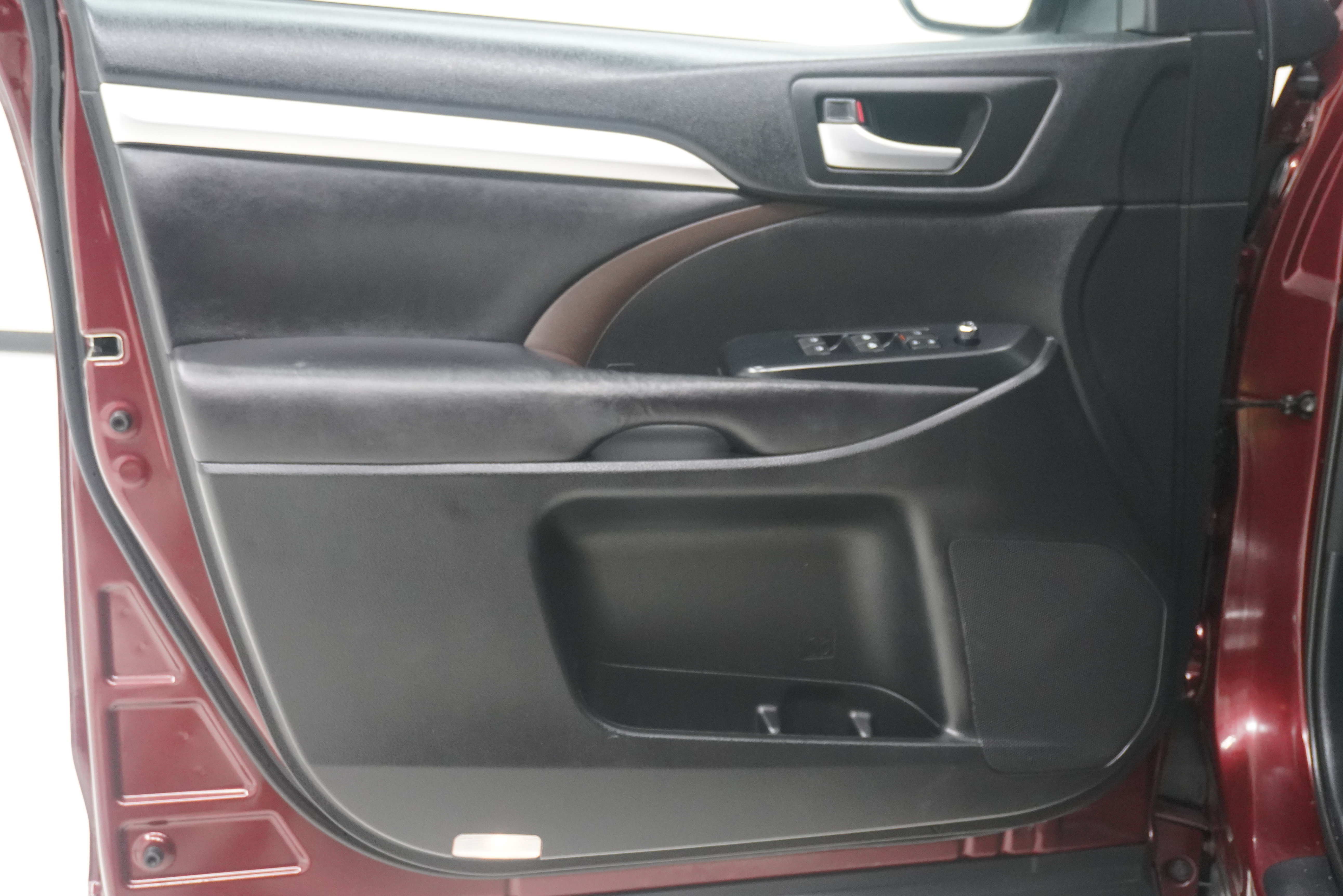 Used 2017 Toyota Highlander XLE FWD image 15