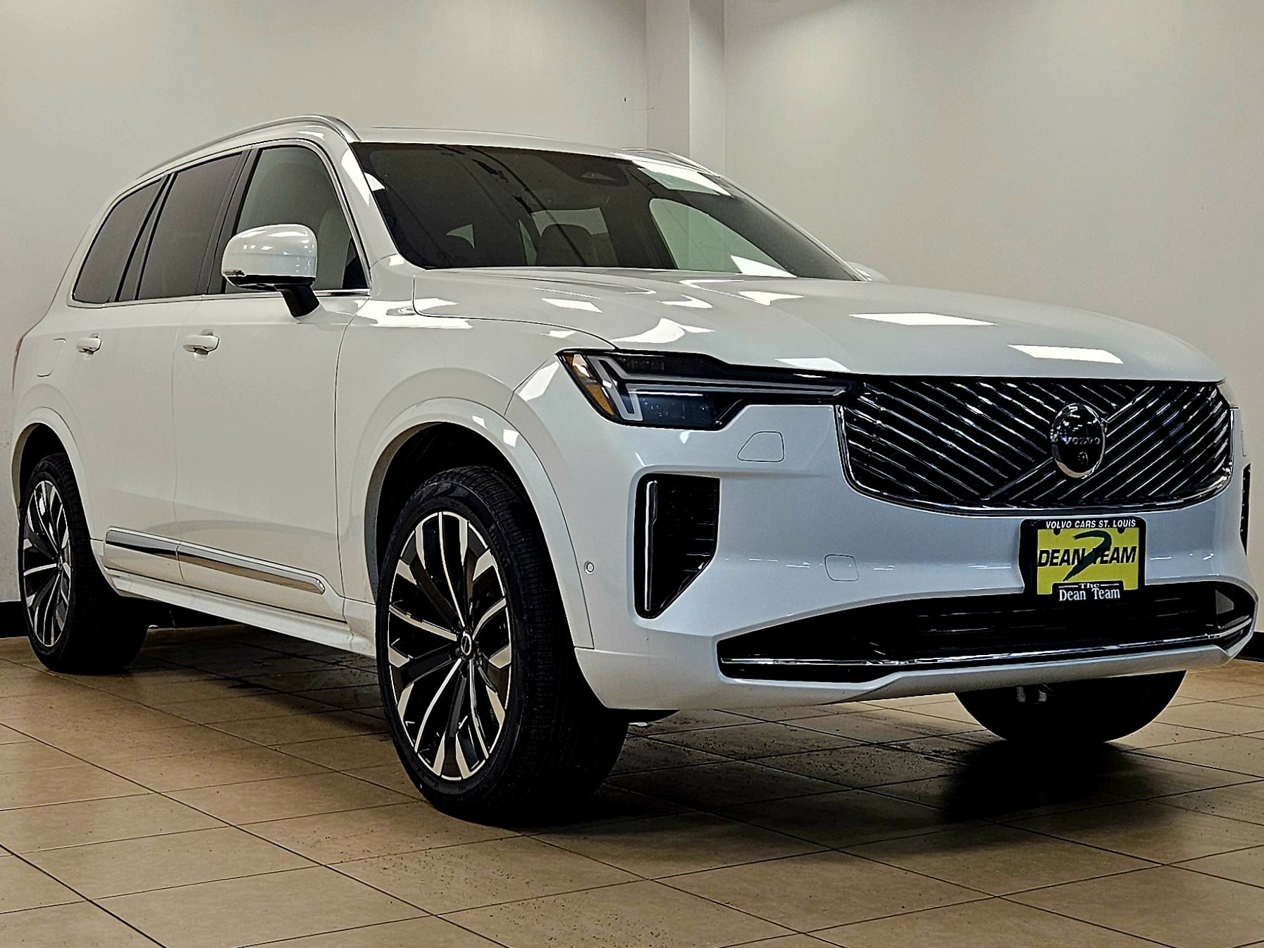New 2026 Volvo XC90 B5 Plus w/ Protection Package AWD/4WD image 3