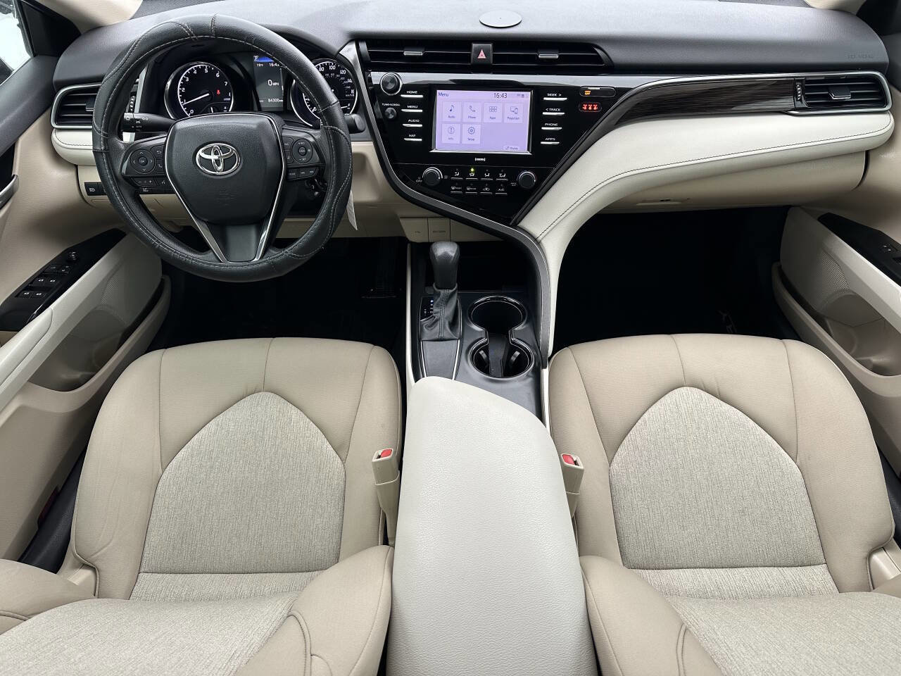 Used 2020 Toyota Camry LE image 14