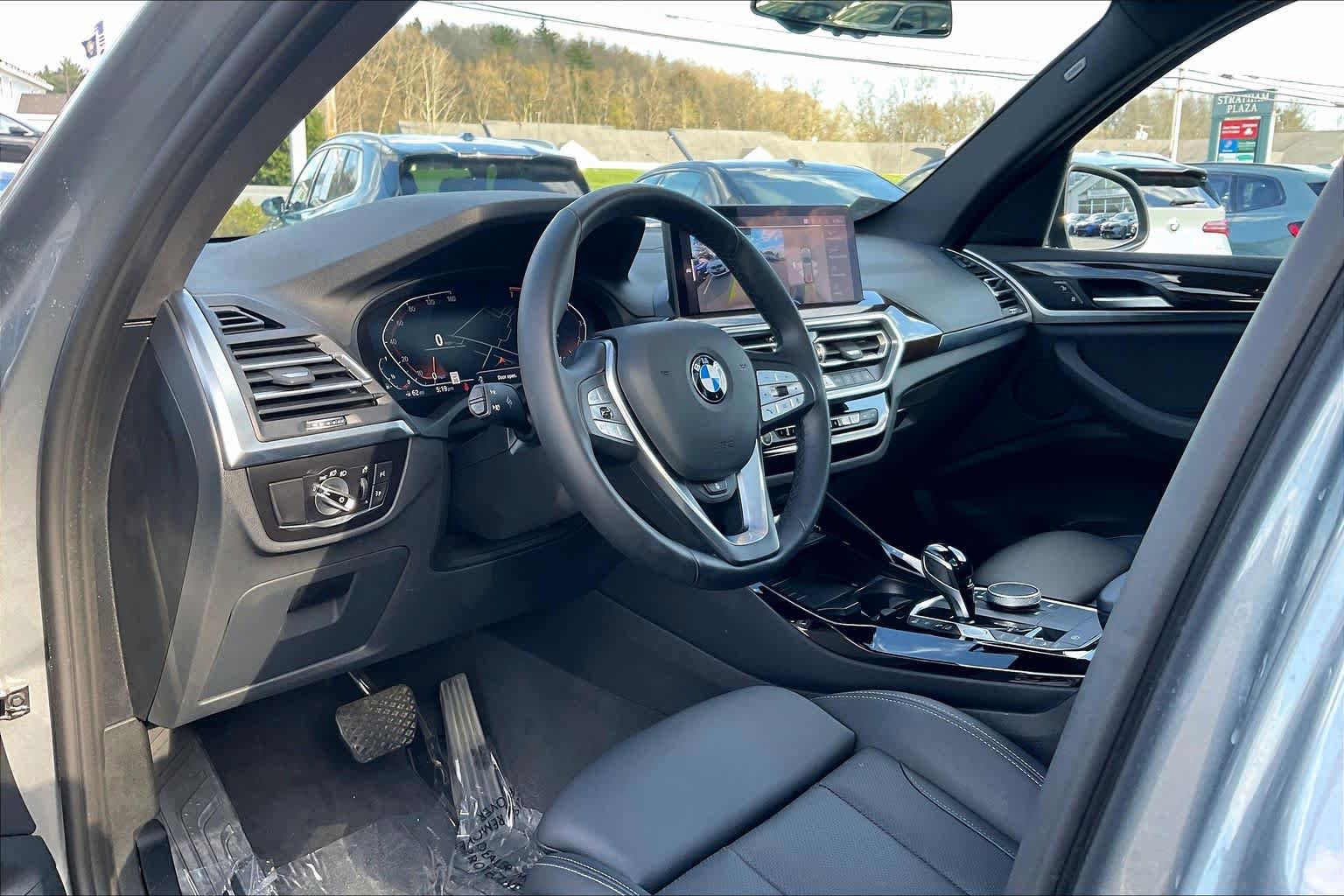 Certified 2024 BMW X3 xDrive30i w/ Premium Package w/ZPA AWD/4WD image 17