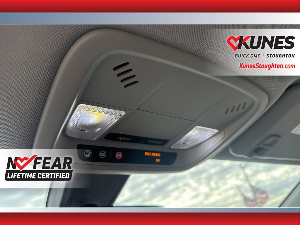 Used 2017 Chevrolet Malibu LT image 34