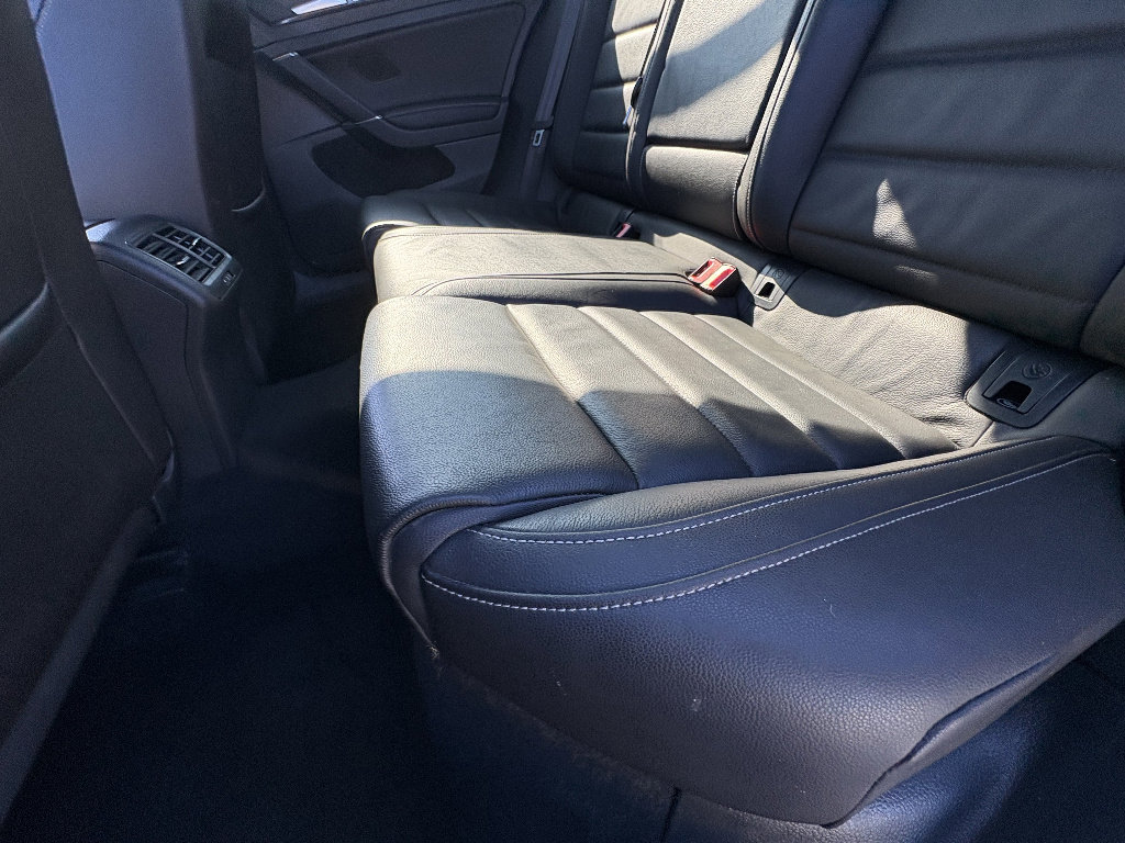 Used 2016 Volkswagen Golf 4-Door image 19