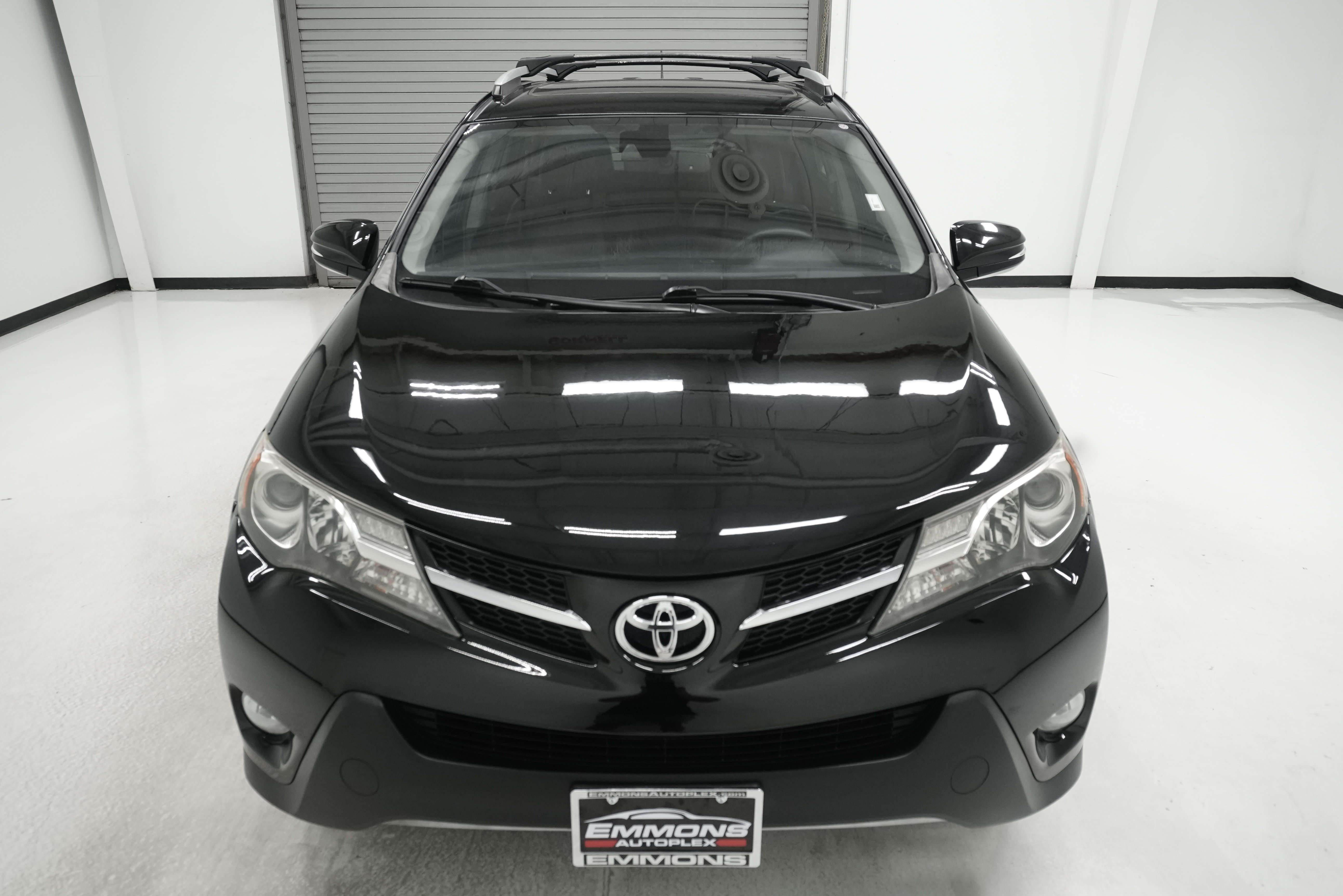 Used 2015 Toyota RAV4 Limited w/ Technology Package FWD image 2