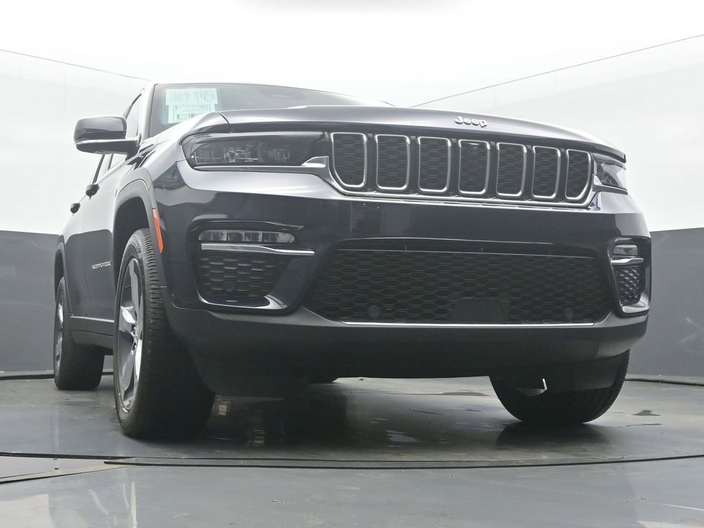 Used 2024 Jeep Grand Cherokee Limited w/ Luxury Tech Group II image 53