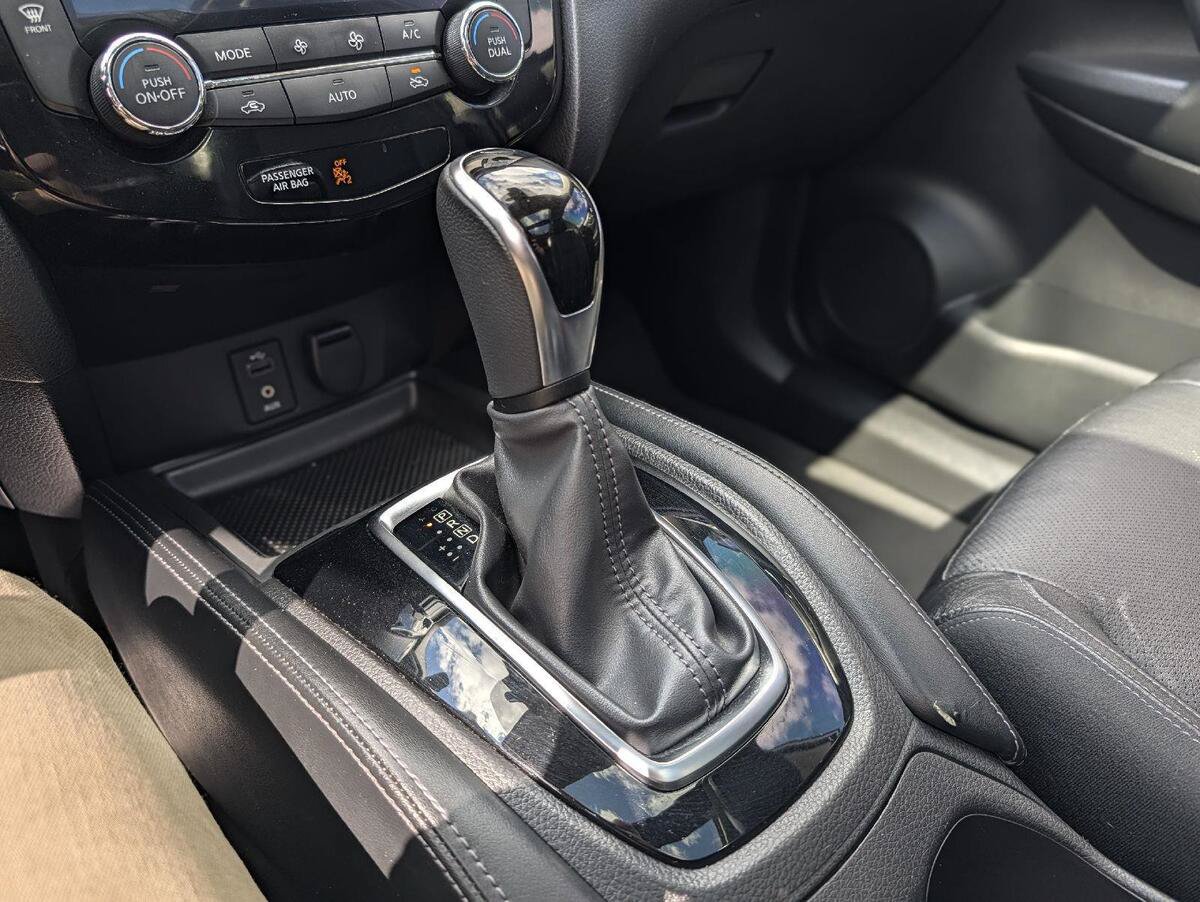 Used 2017 Nissan Rogue SL w/ SL Premium Package AWD/4WD image 27
