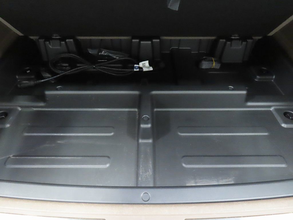 Used 2024 GMC Yukon XL Denali image 41