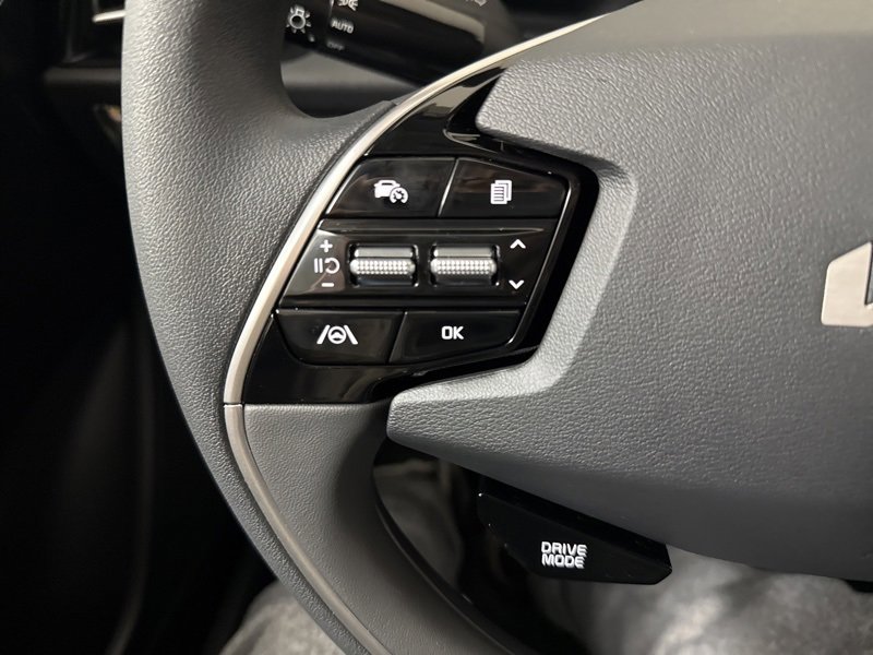 New 2025 Kia Niro LX image 20
