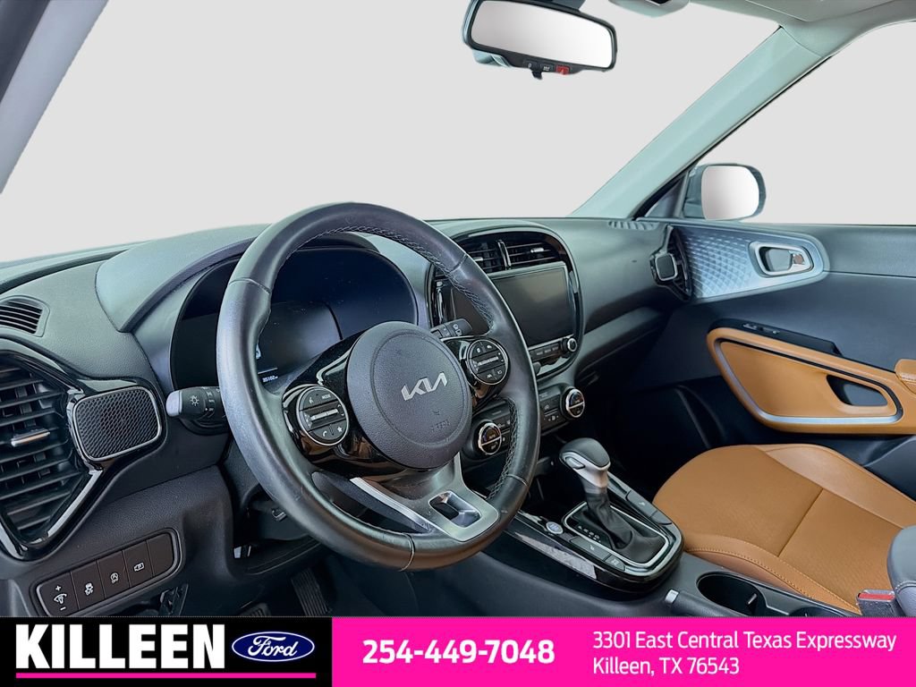 Used 2024 Kia Soul EX w/ Option Group 015 FWD image 11