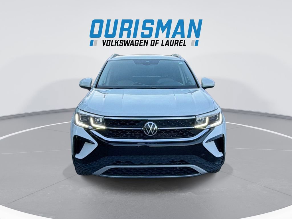 Used 2022 Volkswagen Taos SEL AWD/4WD image 3
