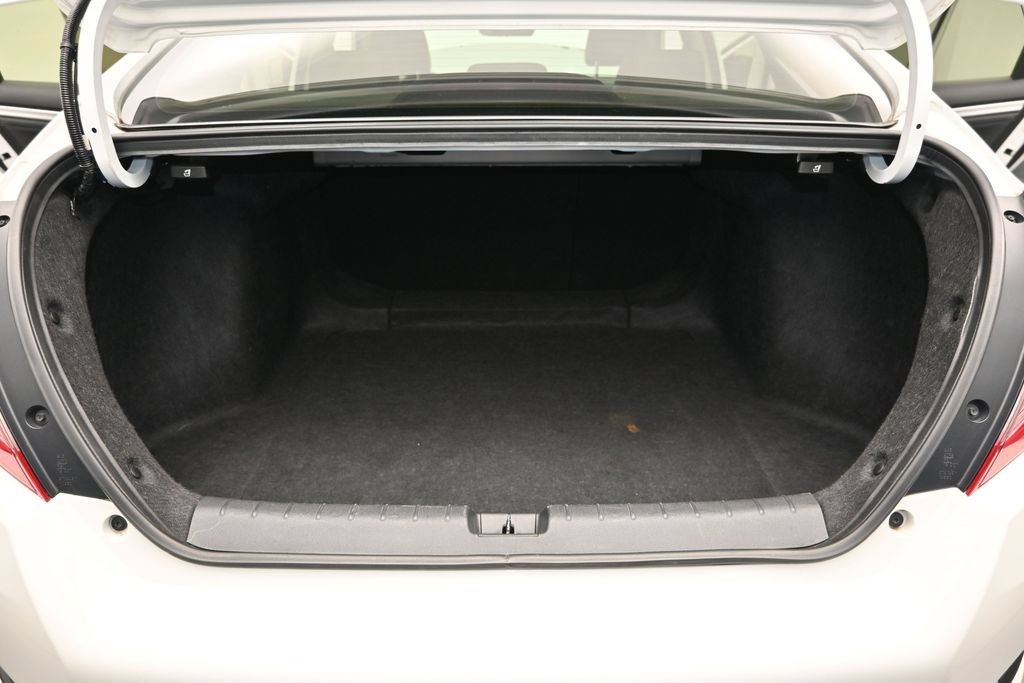 Used 2019 Honda Civic Touring image 11