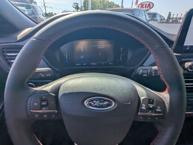 Used 2025 Ford Escape ST-Line AWD/4WD image 25