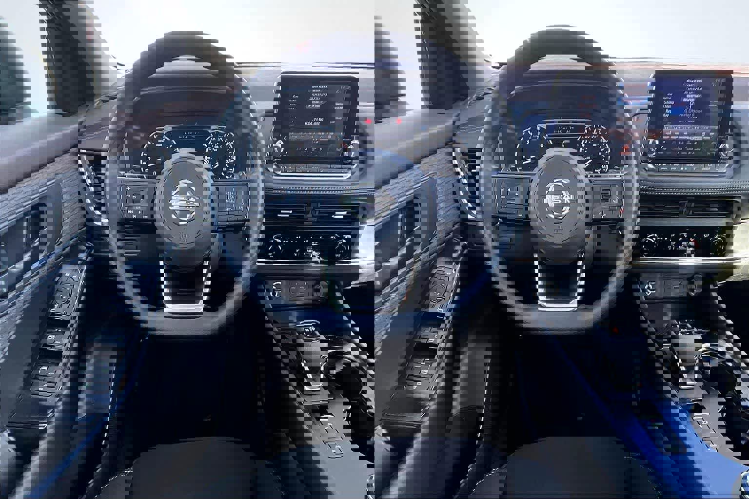 Used 2023 Nissan Rogue S image 15