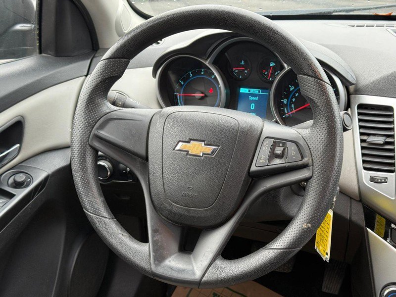 Used 2013 Chevrolet Cruze LS image 11