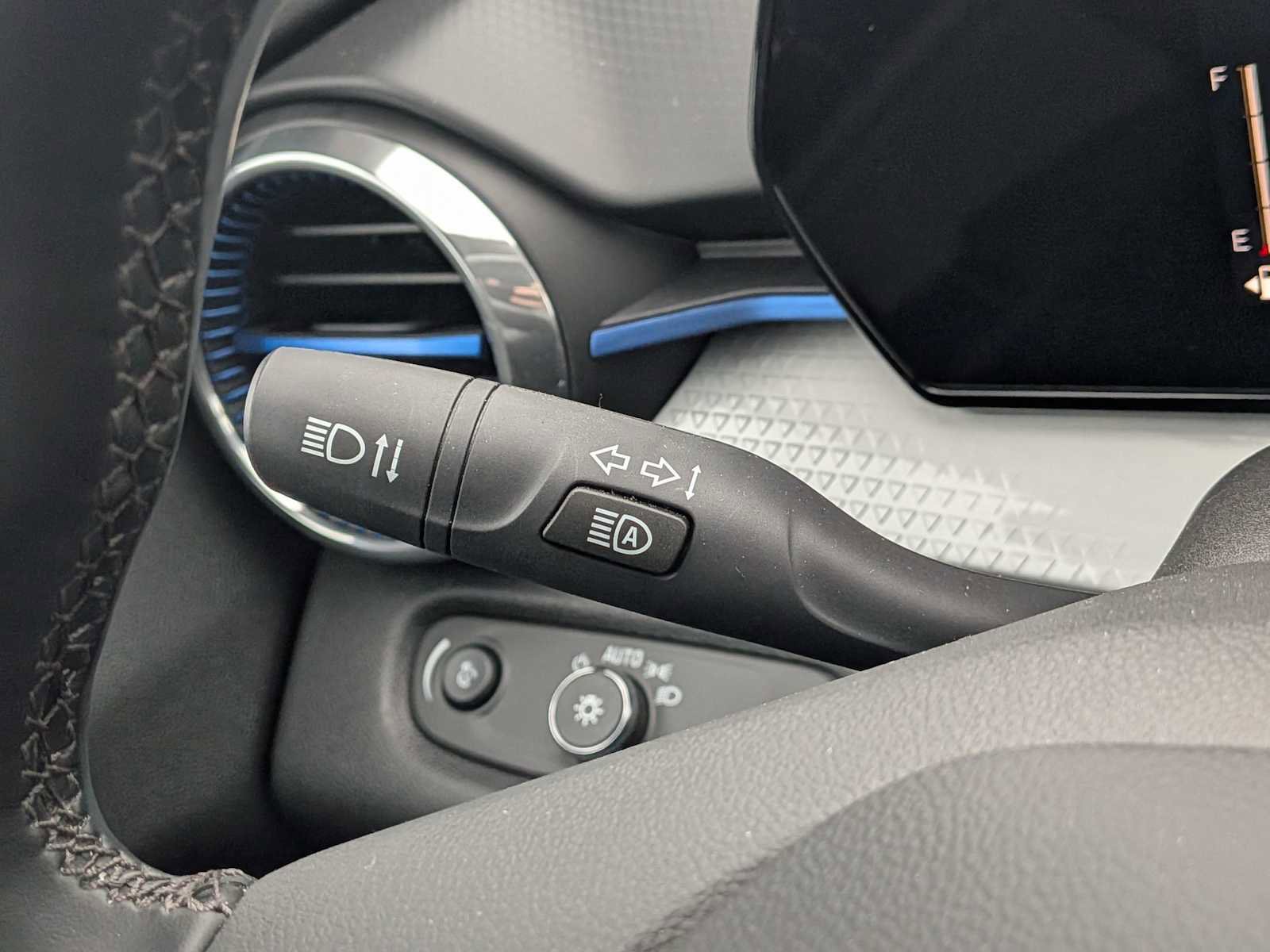 New 2025 Chevrolet Trax LT w/ Driver Confidence Package image 27