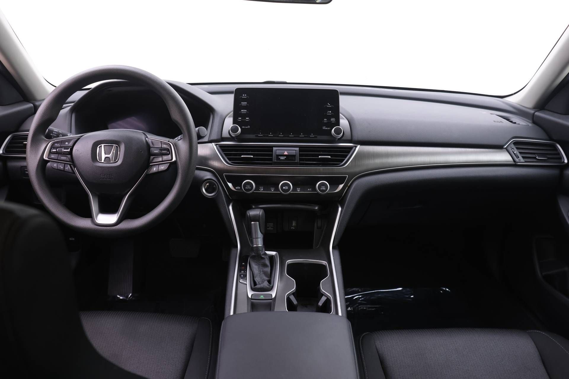 Used 2019 Honda Accord LX image 5