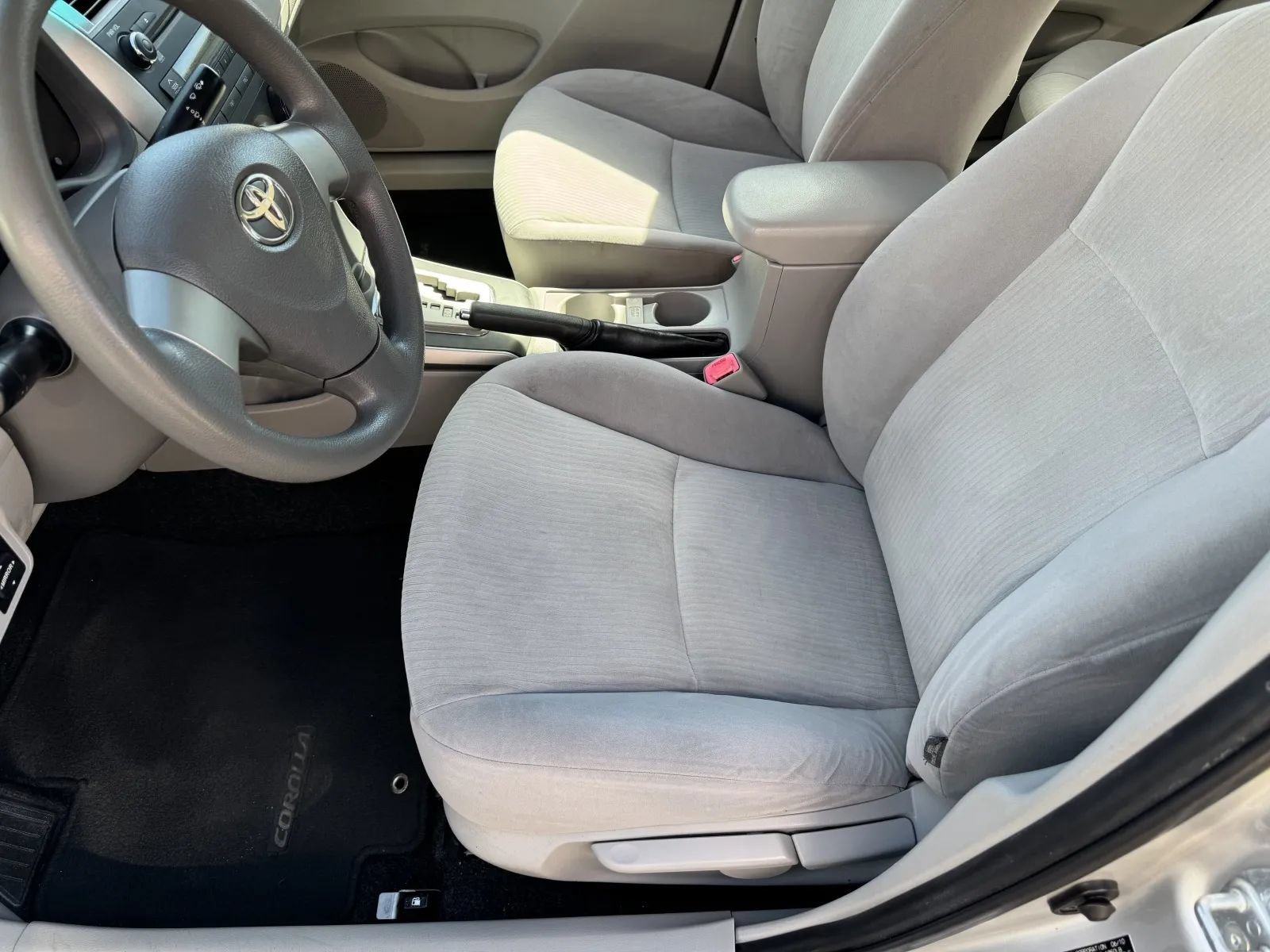 Used 2010 Toyota Corolla LE FWD image 11