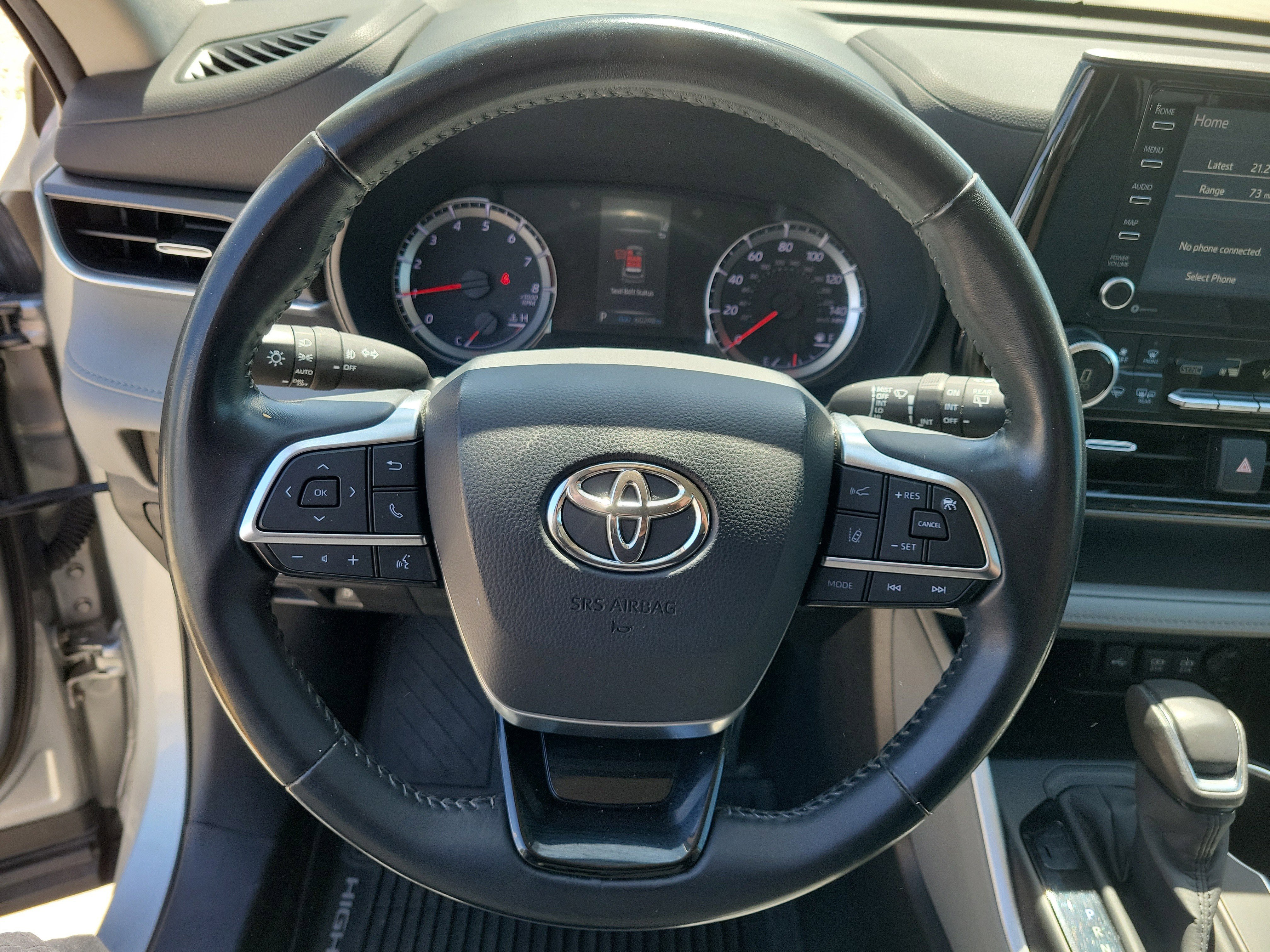 Used 2020 Toyota Highlander LE AWD/4WD image 23