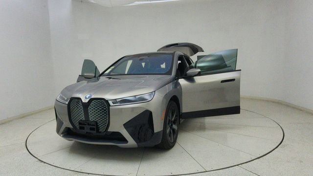 Used 2024 BMW iX xDrive50 w/ Premium Package image 70