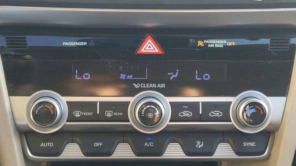 Used 2020 Hyundai Elantra SE image 26