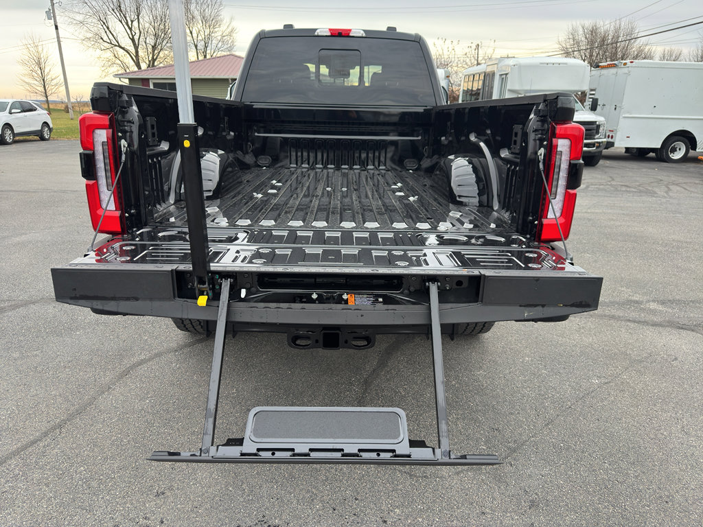 New 2026 Ford F250 Platinum w/ FX4 Off-Road Package image 7